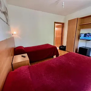 hostal-madrazo.catalonia-hotels.com/